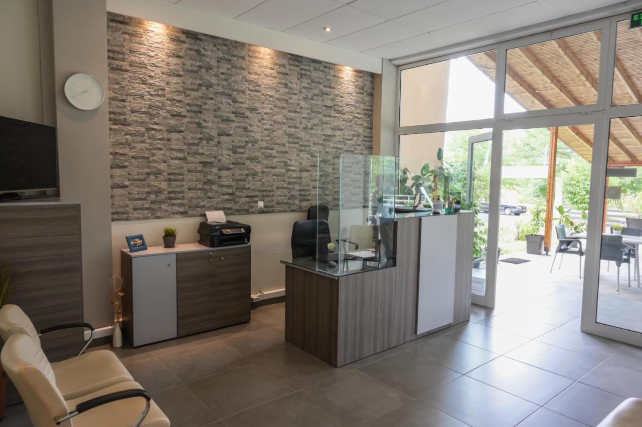 Paralía Skotínis Hotel Geromichalos מראה חיצוני תמונה