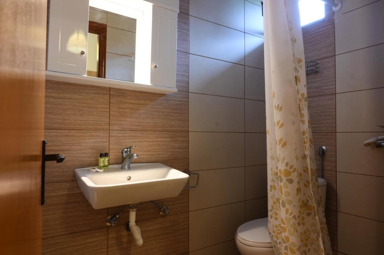 Paralía Skotínis Hotel Geromichalos מראה חיצוני תמונה