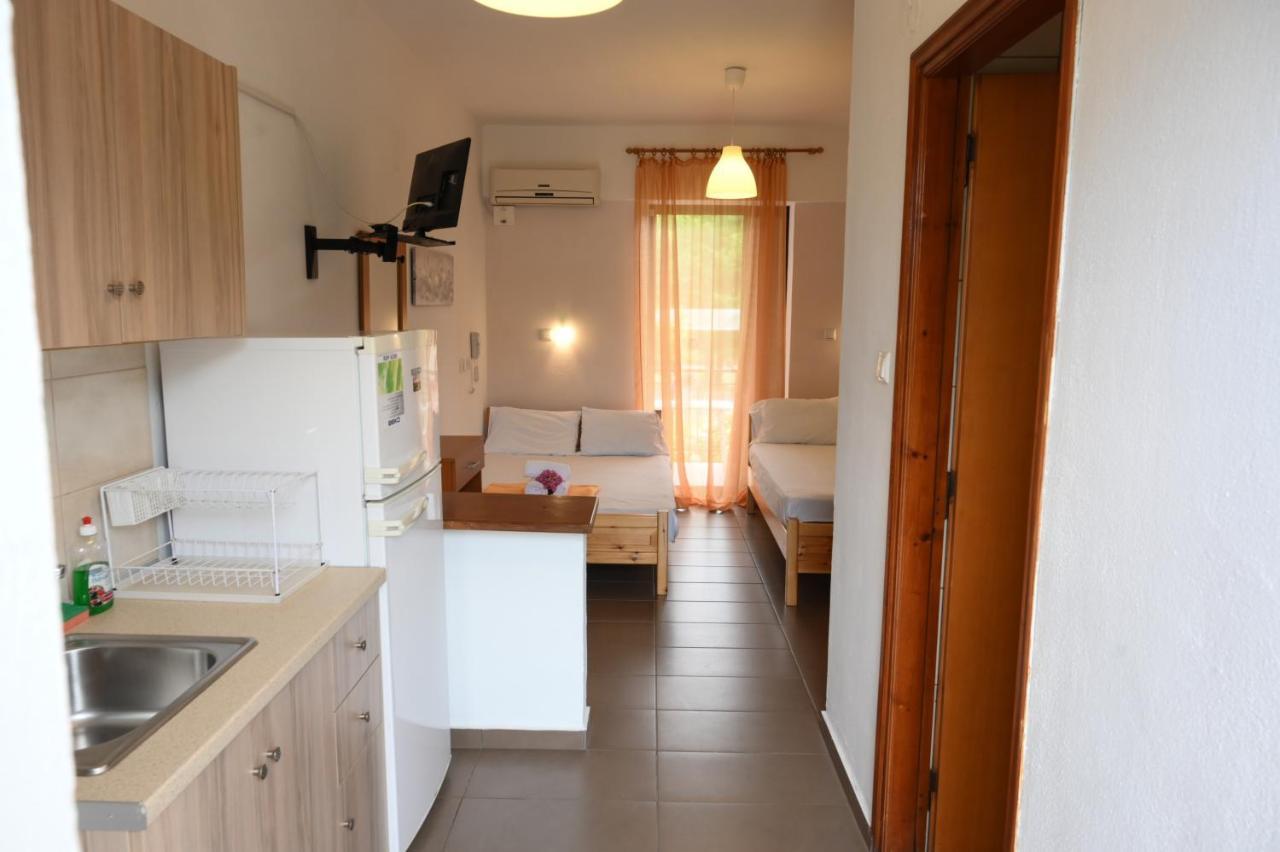 Paralía Skotínis Hotel Geromichalos מראה חיצוני תמונה