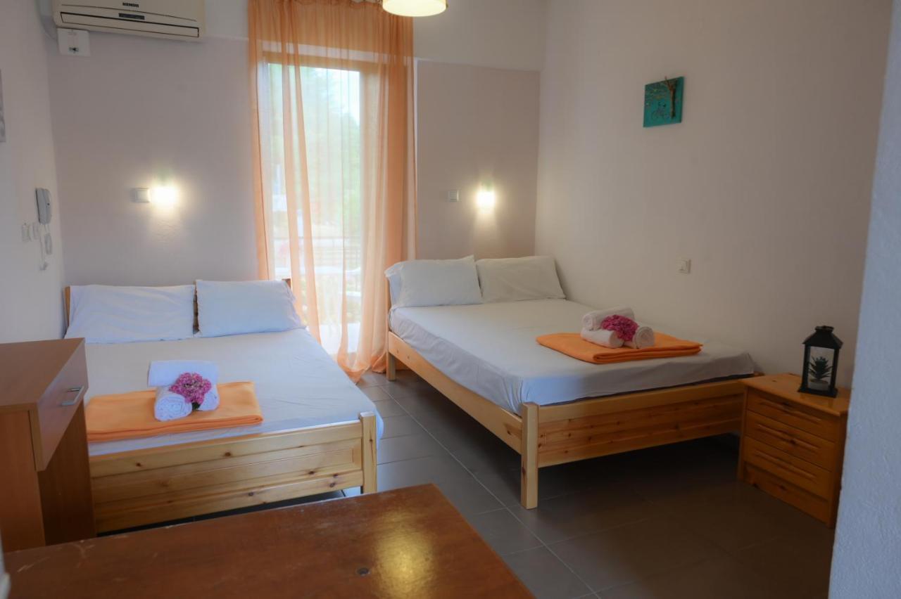 Paralía Skotínis Hotel Geromichalos מראה חיצוני תמונה