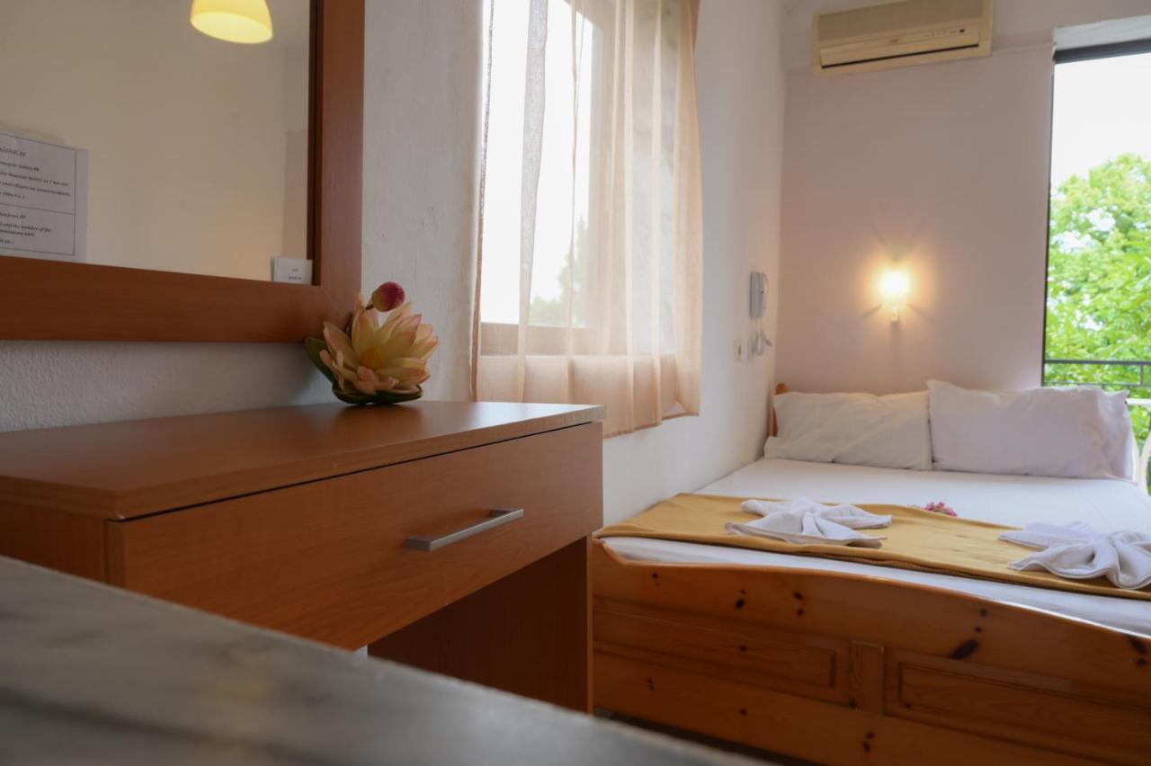 Paralía Skotínis Hotel Geromichalos מראה חיצוני תמונה