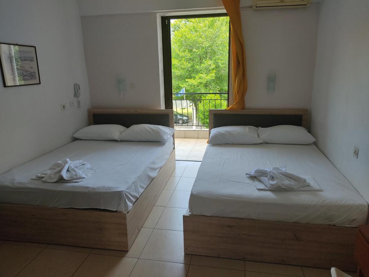 Paralía Skotínis Hotel Geromichalos מראה חיצוני תמונה