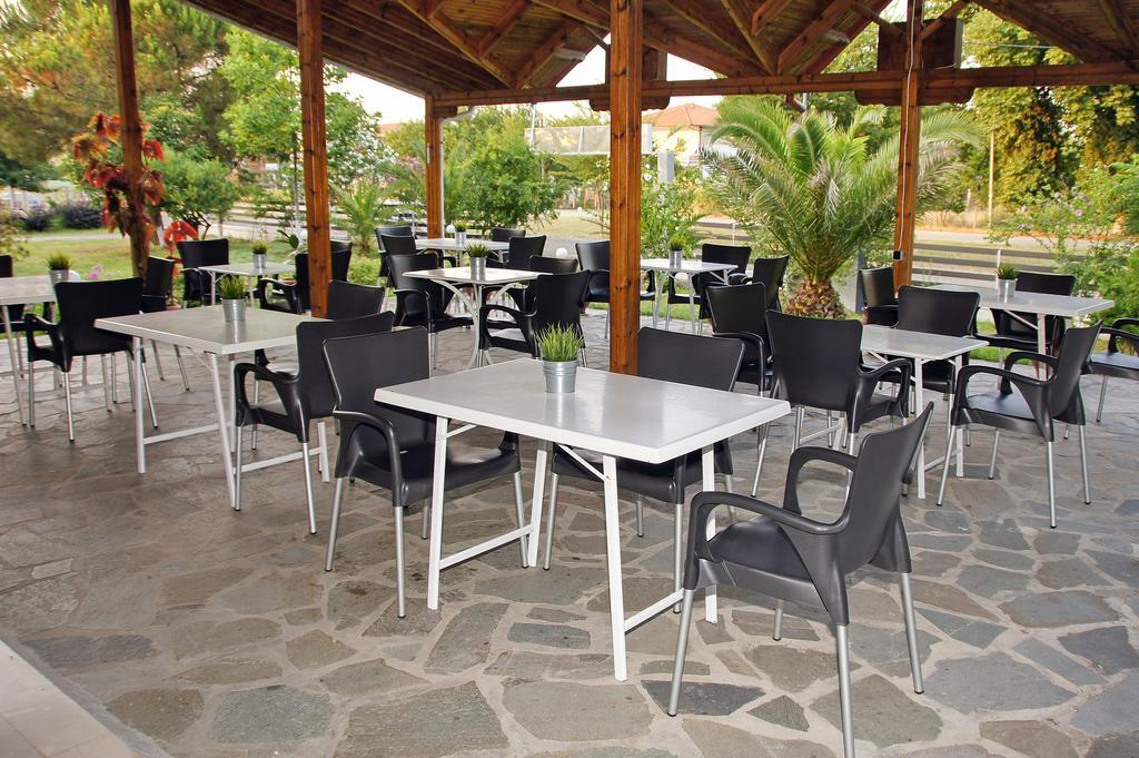 Paralía Skotínis Hotel Geromichalos מראה חיצוני תמונה