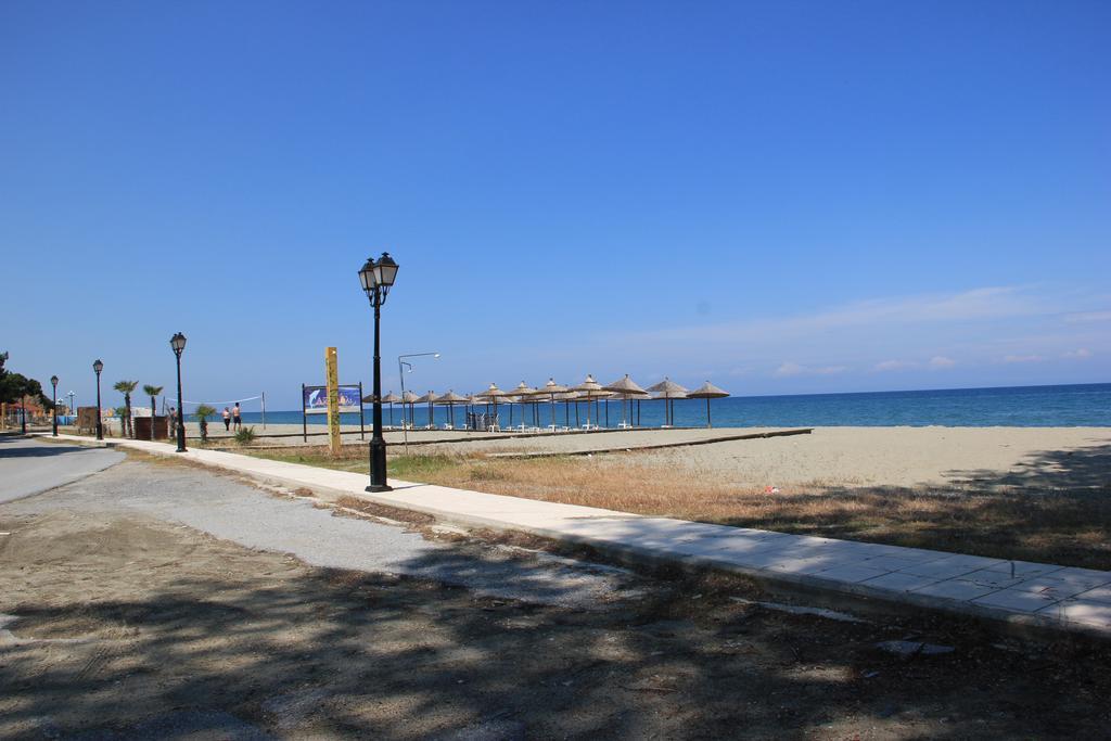Paralía Skotínis Hotel Geromichalos מראה חיצוני תמונה