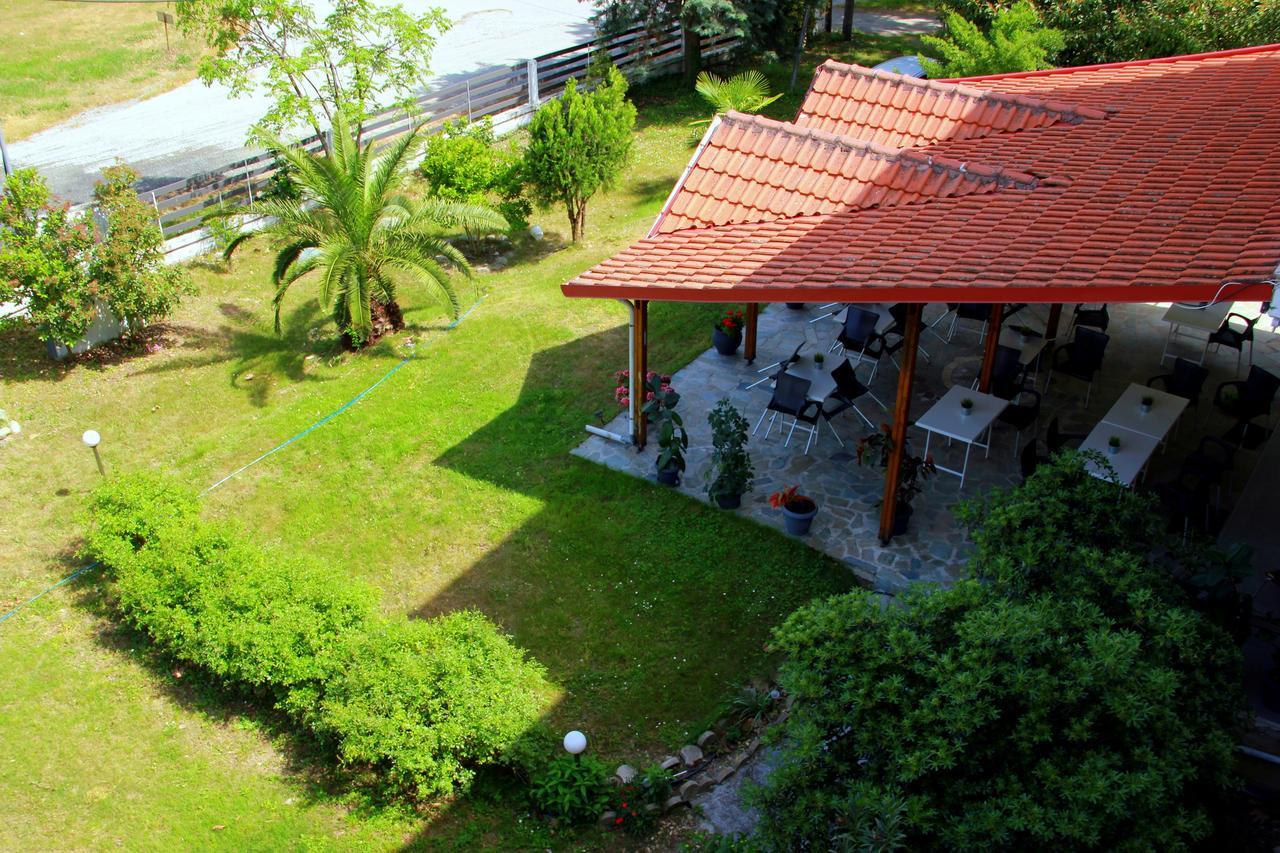 Paralía Skotínis Hotel Geromichalos מראה חיצוני תמונה