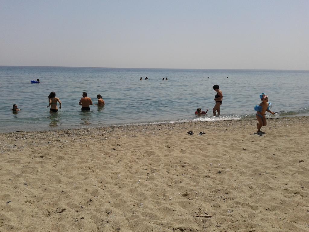 Paralía Skotínis Hotel Geromichalos מראה חיצוני תמונה