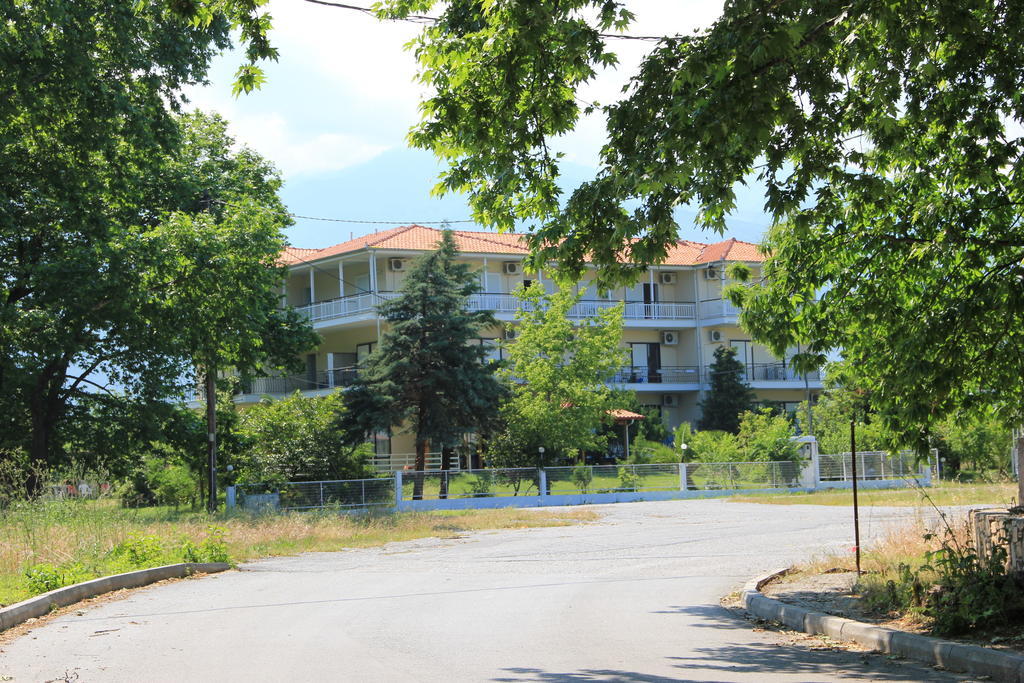 Paralía Skotínis Hotel Geromichalos מראה חיצוני תמונה