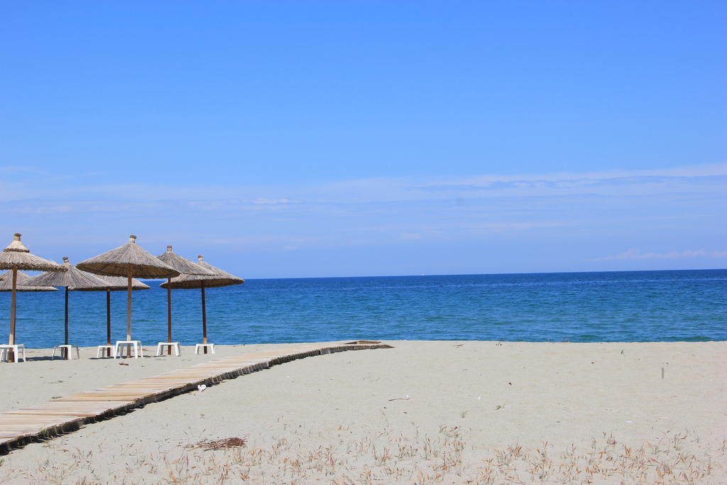Paralía Skotínis Hotel Geromichalos מראה חיצוני תמונה